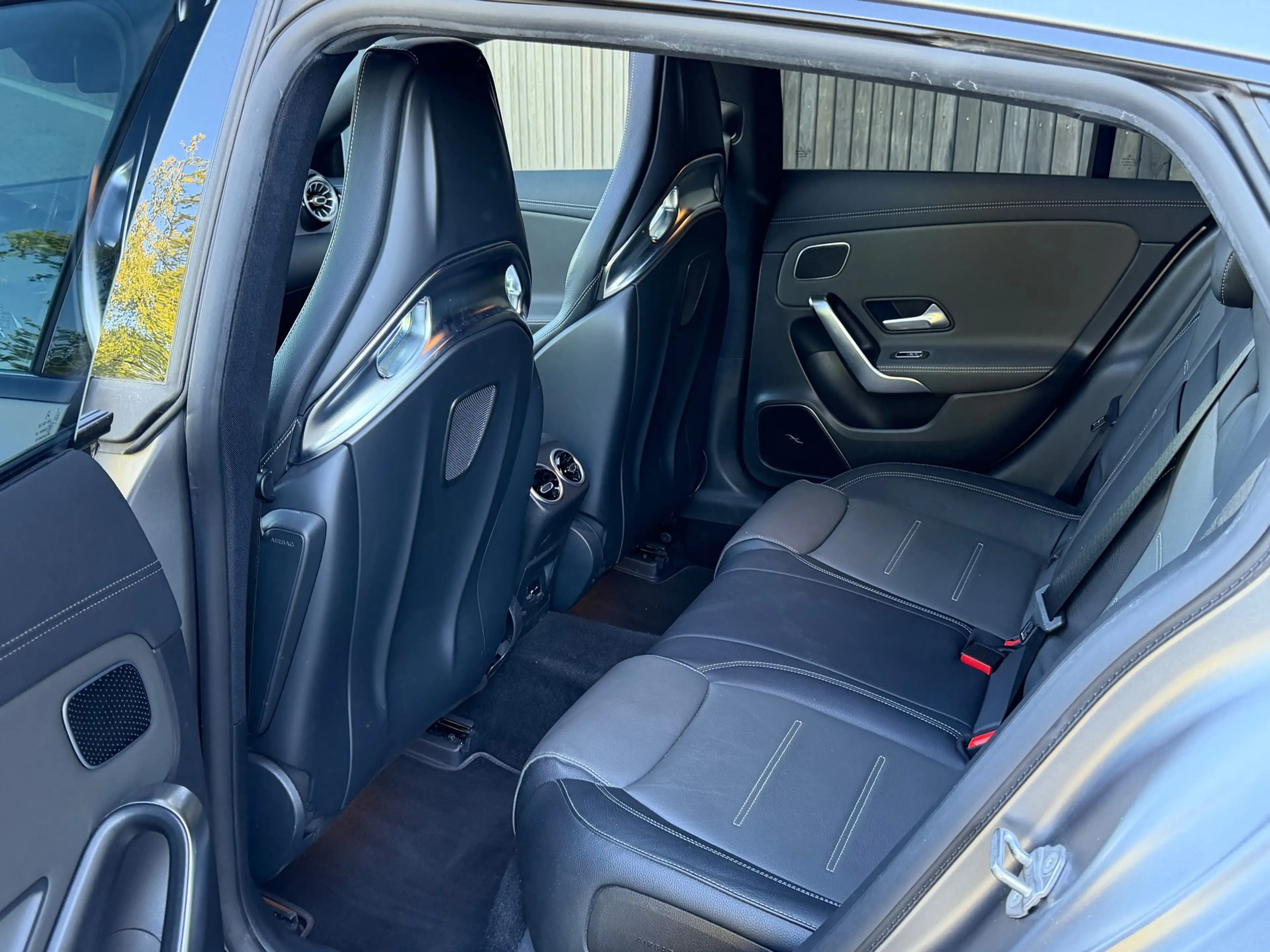 Mercedes-Benz CLA 45 AMG Shooting Brake S 4MATIC+ — photo 22