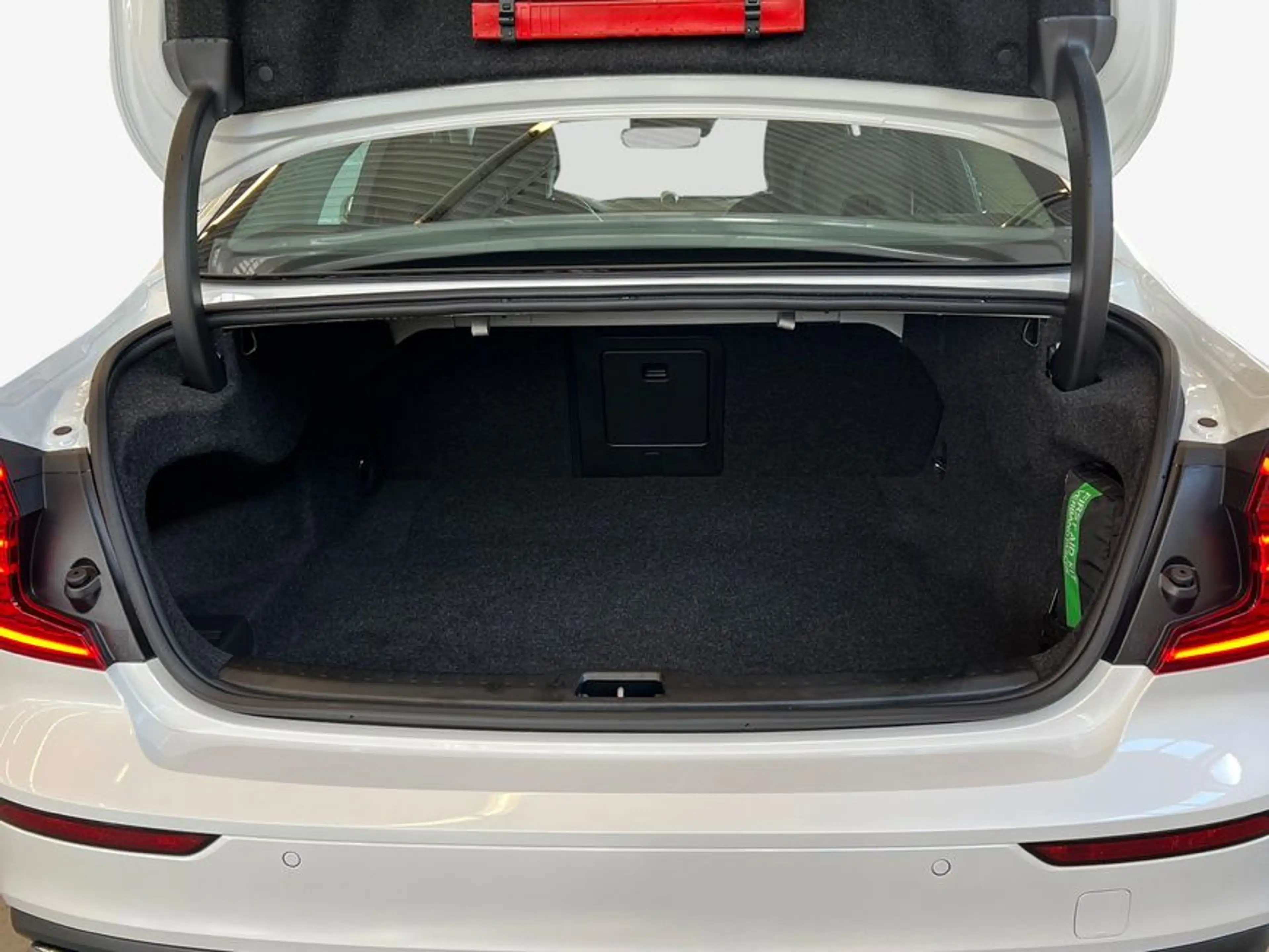 Volvo S60 T8 Recharge AWD Inscription Aut Massagesitze R — photo 7