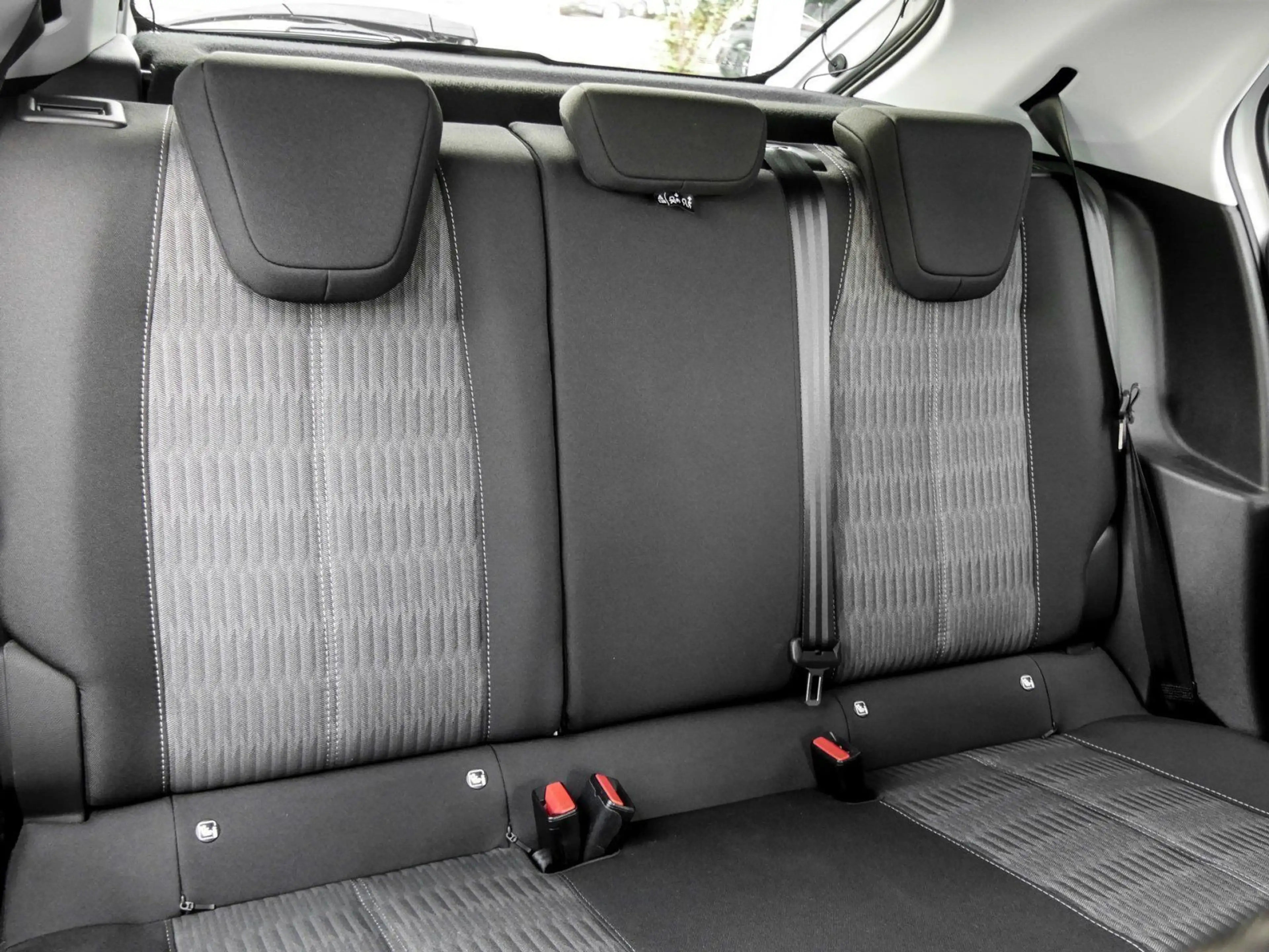 Opel Corsa-e Edition*PDC*SHZ*LHZ*Klimaautomatik* — photo 4