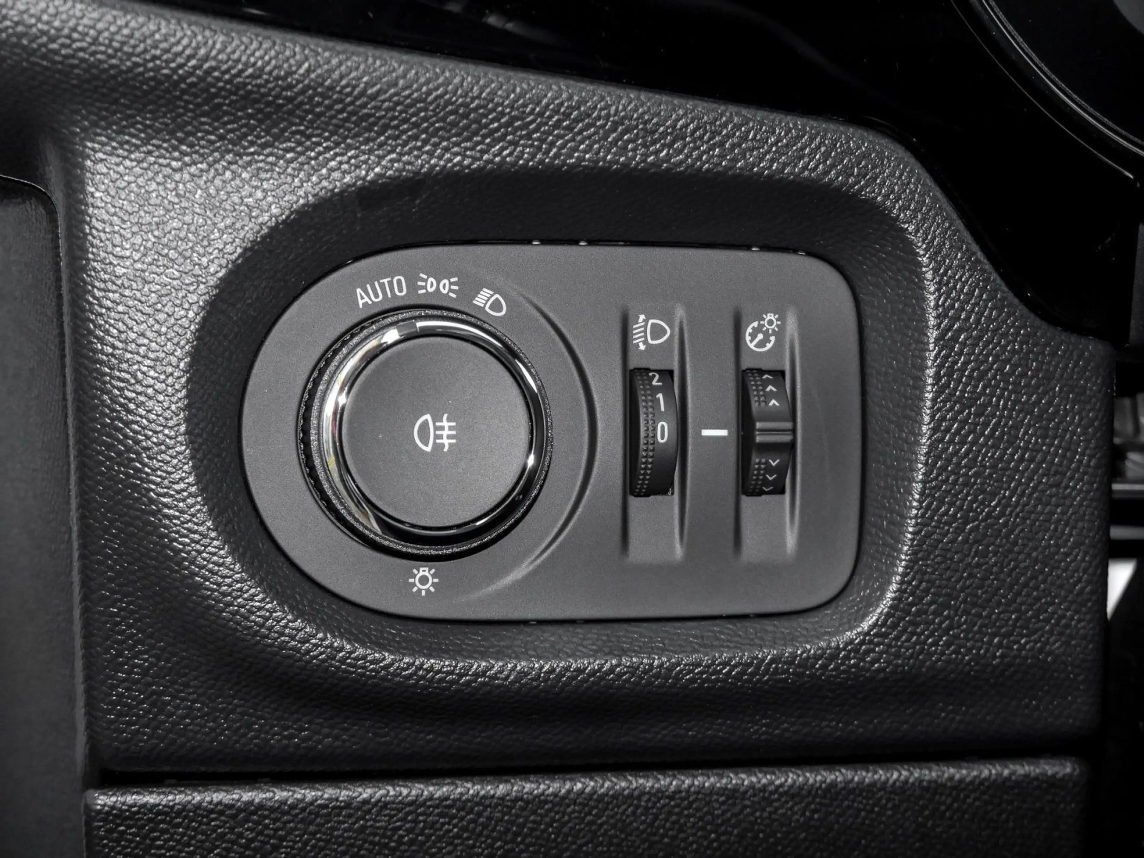Opel Corsa-e Edition*PDC*SHZ*LHZ*Klimaautomatik* — photo 13