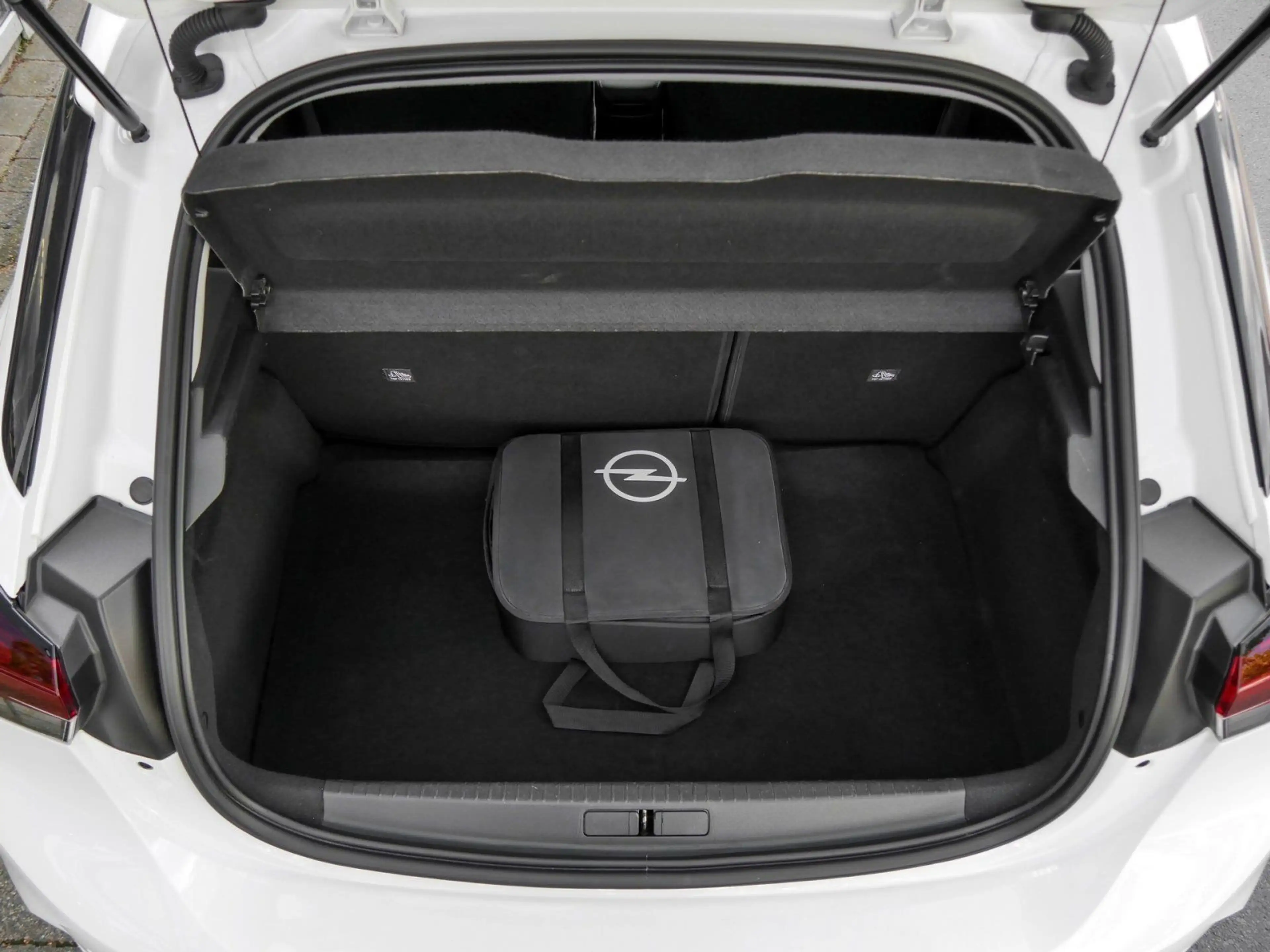 Opel Corsa-e Edition*PDC*SHZ*LHZ*Klimaautomatik* — photo 15