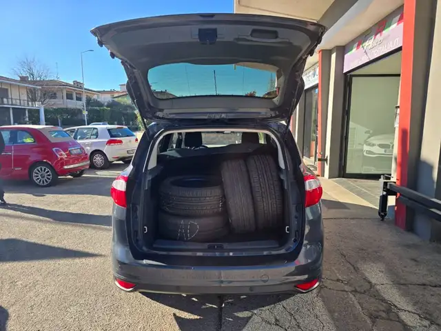 Ford C-Max view 9