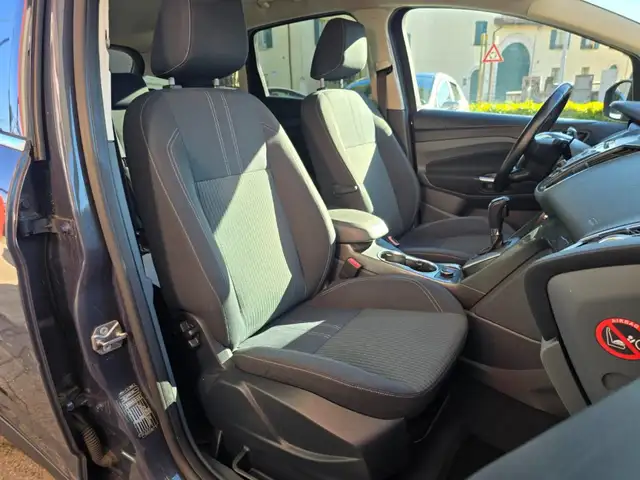 Ford C-Max view 12