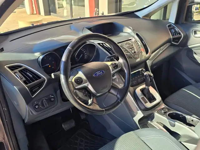 Ford C-Max view 3