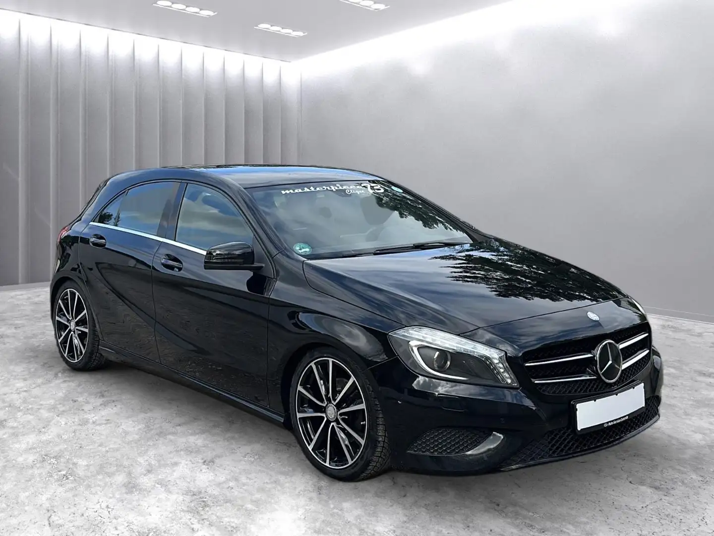 Mercedes-Benz A 180 A -Klasse A 180 BlueEfficiency 2Style Schwarz - 1