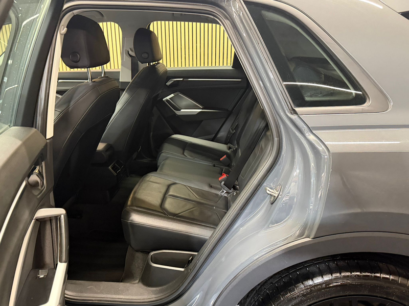 Audi Q3 35 TDi * GARANTIE 12 MOIS LINE * S PORT * AUTO * — photo 9