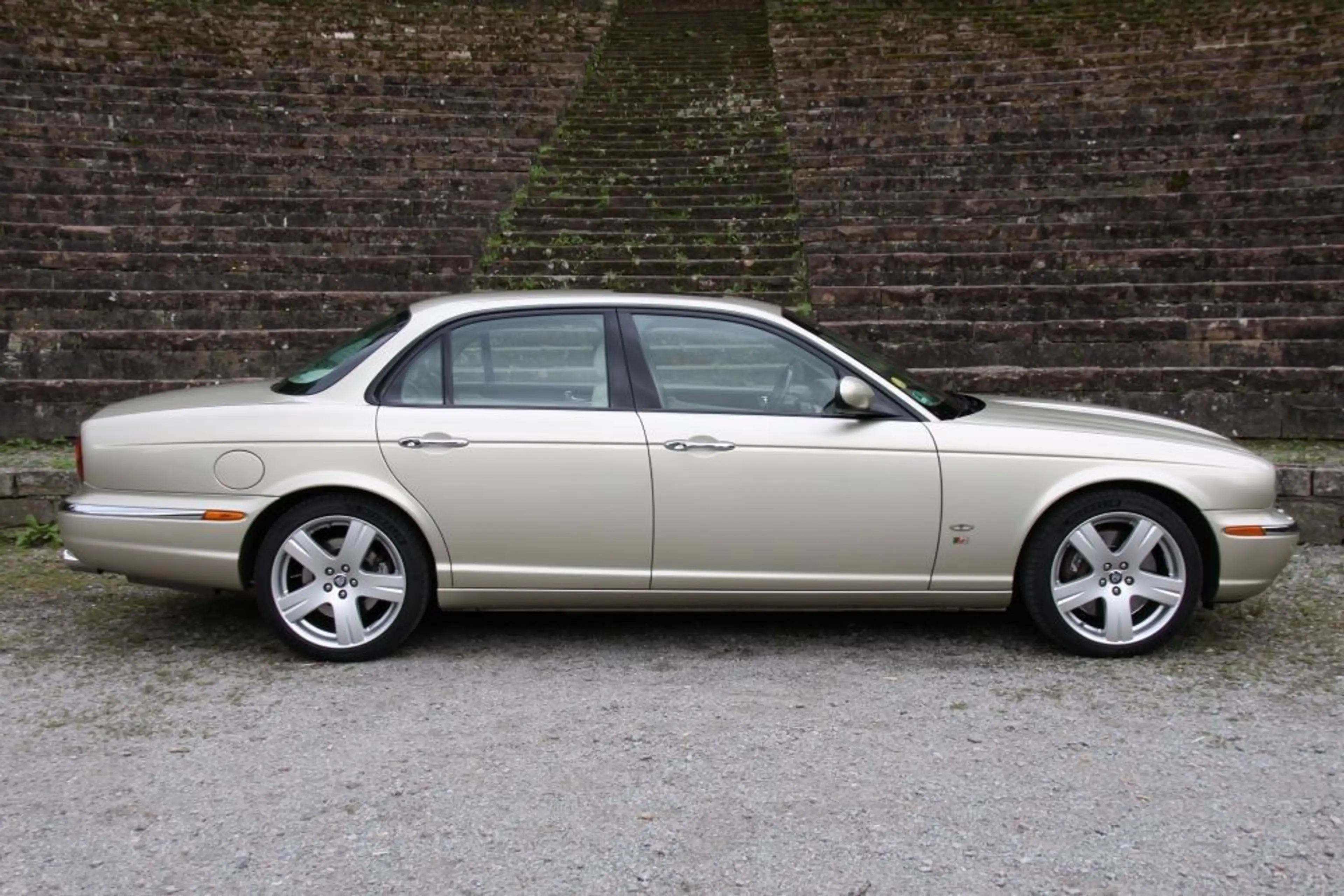 Jaguar XJR Top gepflegter XJR mit 3 Jahre Garantie — photo 3