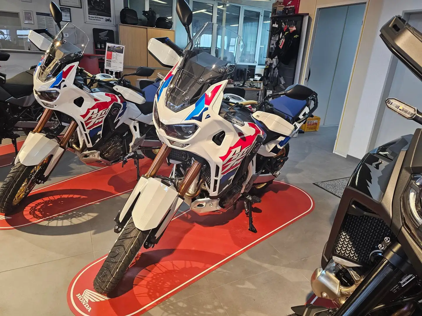 Honda CRF 1100 Africa Twin Adventure Sports DCT ES Weiß - 1