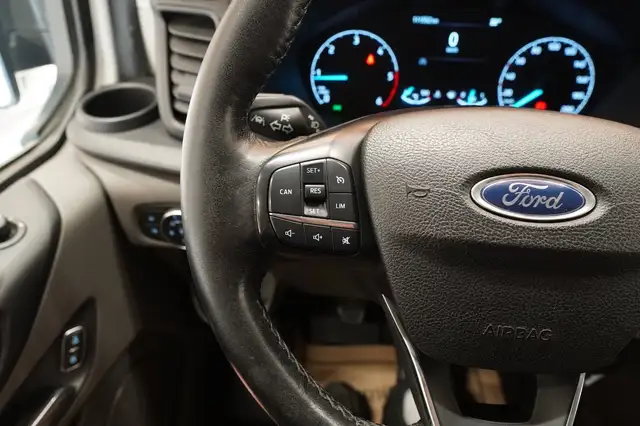 Ford Transit Custom view 19