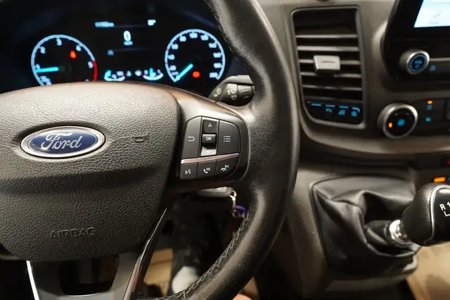 Ford Transit Custom view 20