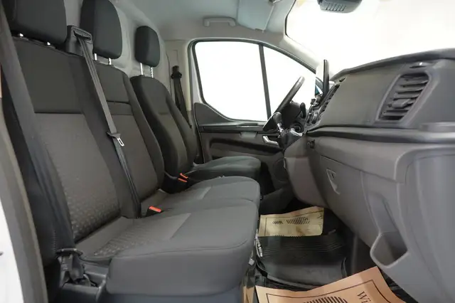 Ford Transit Custom view 30