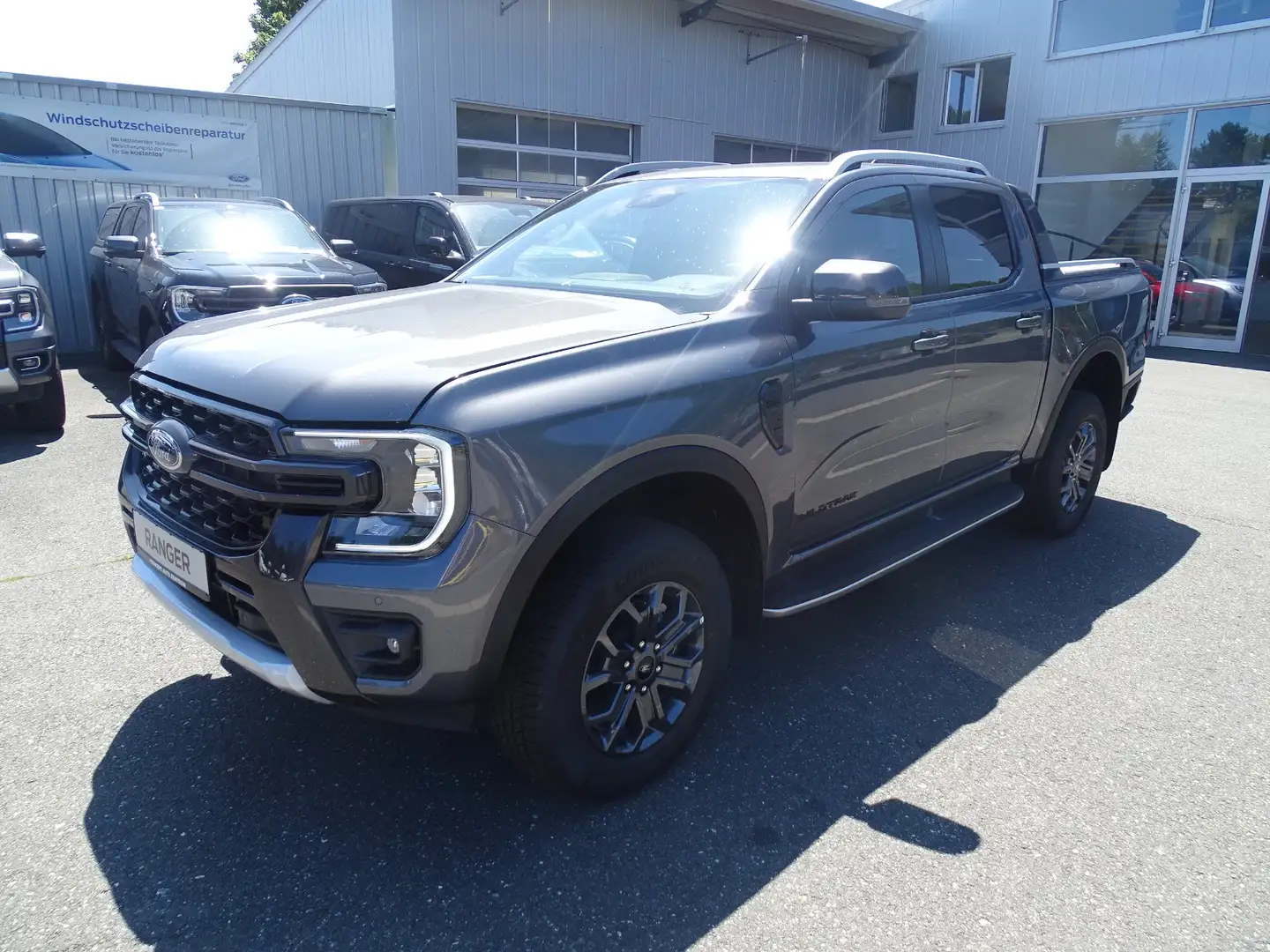 Ford Ranger Wildtrak 2.0 DoKa E-4WD *ROLLO*AHK*LED* Grau - 2