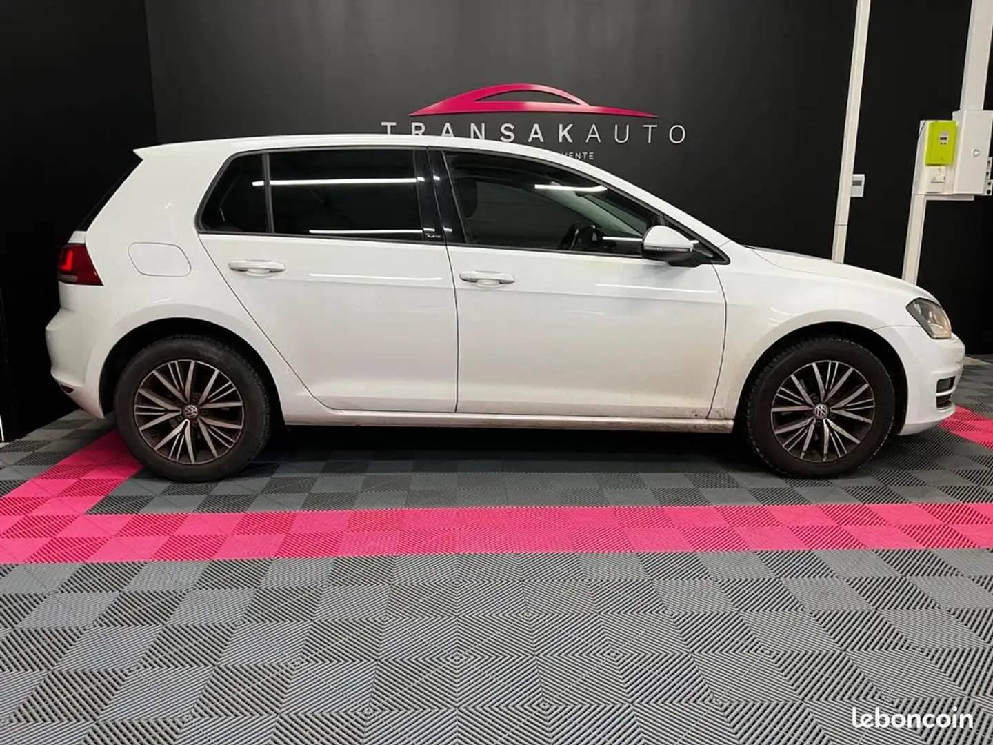 Volkswagen Golf 1.6 TDI 110 BlueMotion Technology FAP Allstar SIEGES CHAUFFANT Weiß - 2