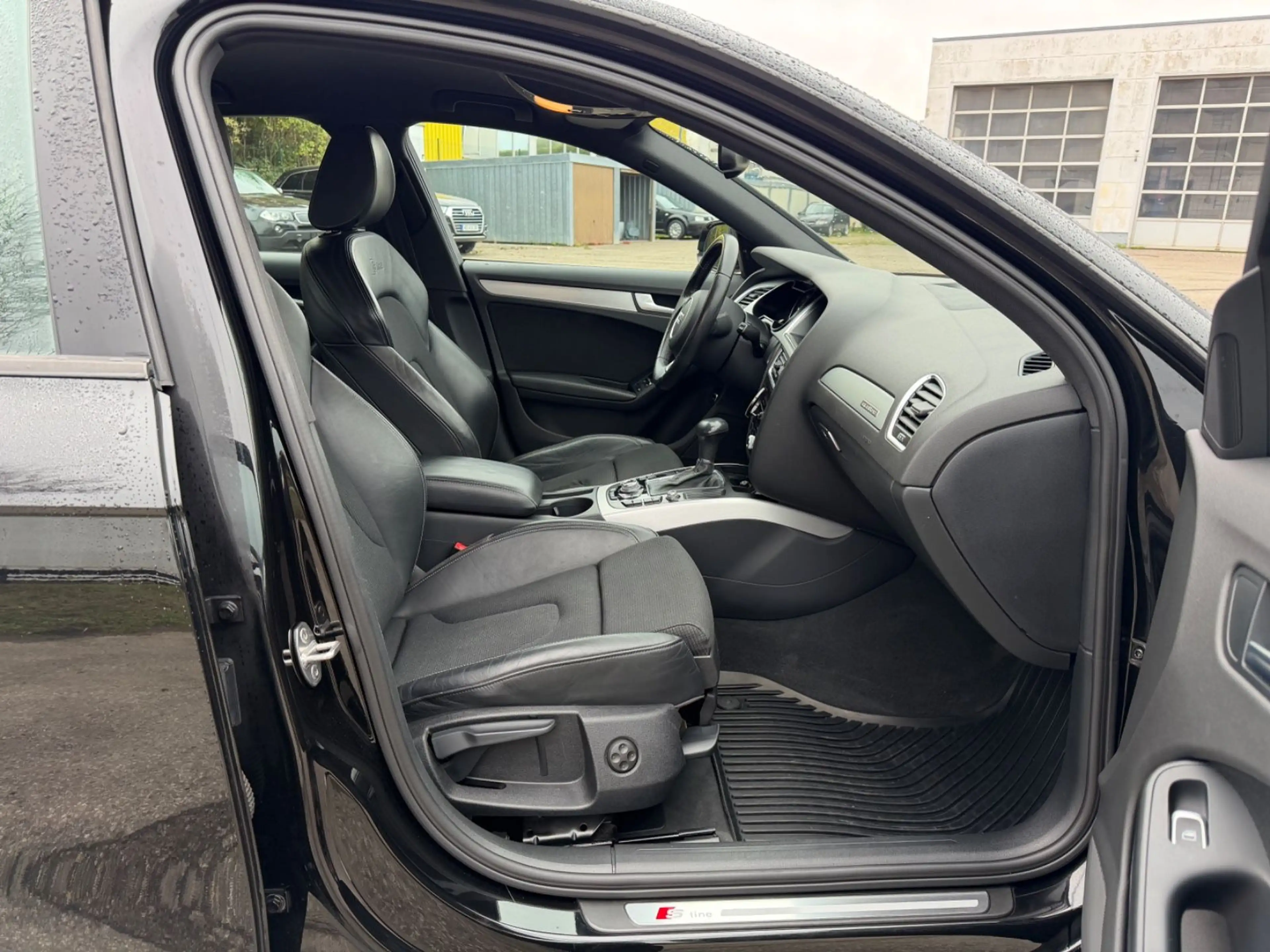 Audi A4 Lim. S line Sportpaket / plus quattro — photo 11