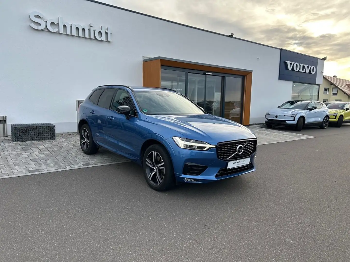 Volvo XC60 R Design AWD Bleu - 2