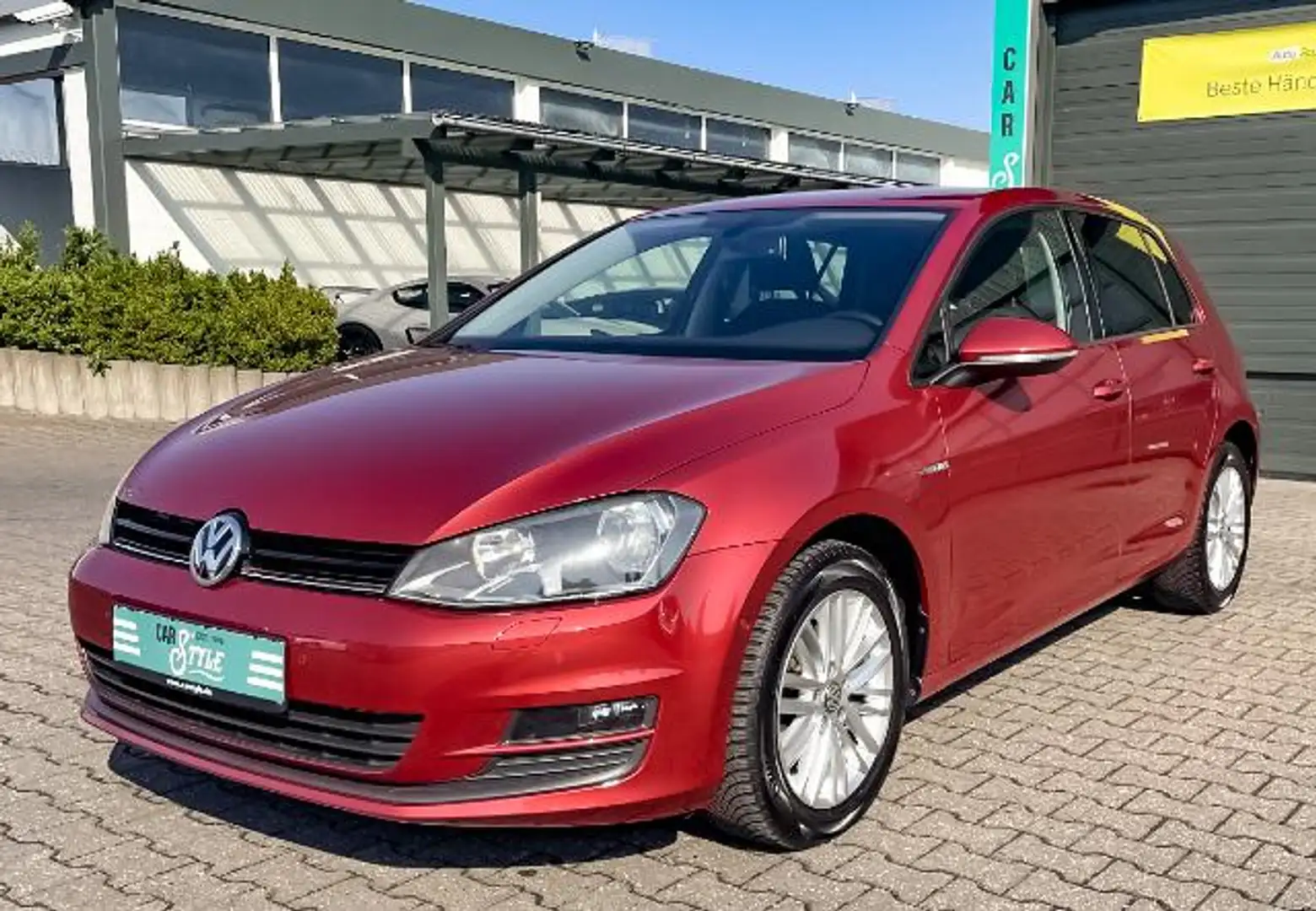 Volkswagen Golf VII 1.2 TSI Cup BMT.NAVI.SHZ Rot - 1