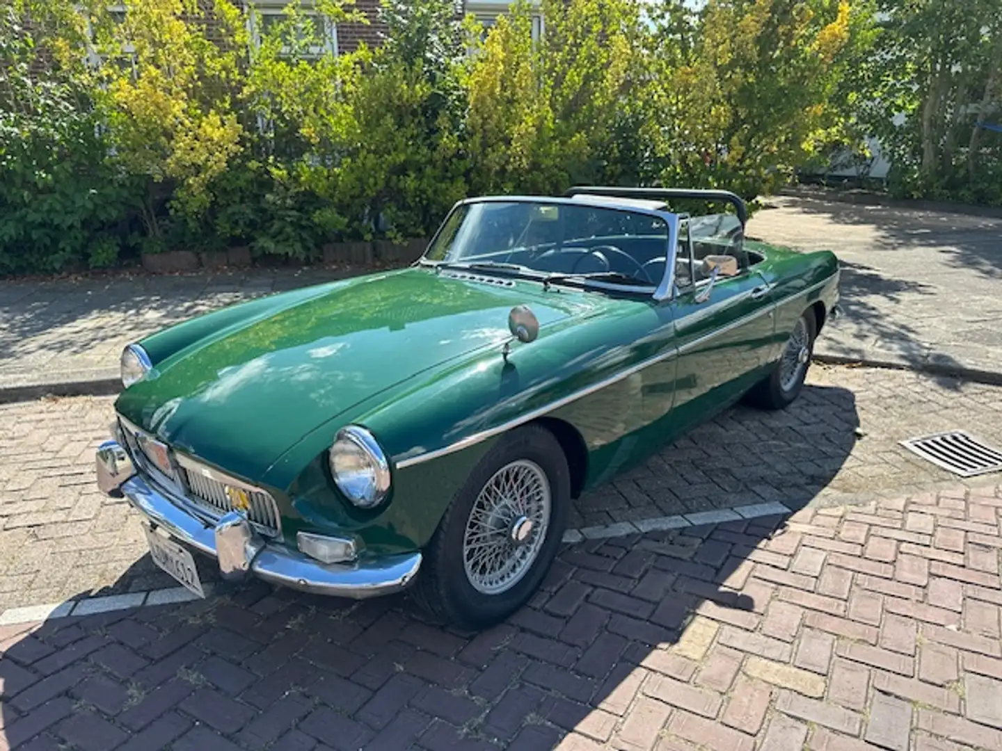 MG B Vert - 2