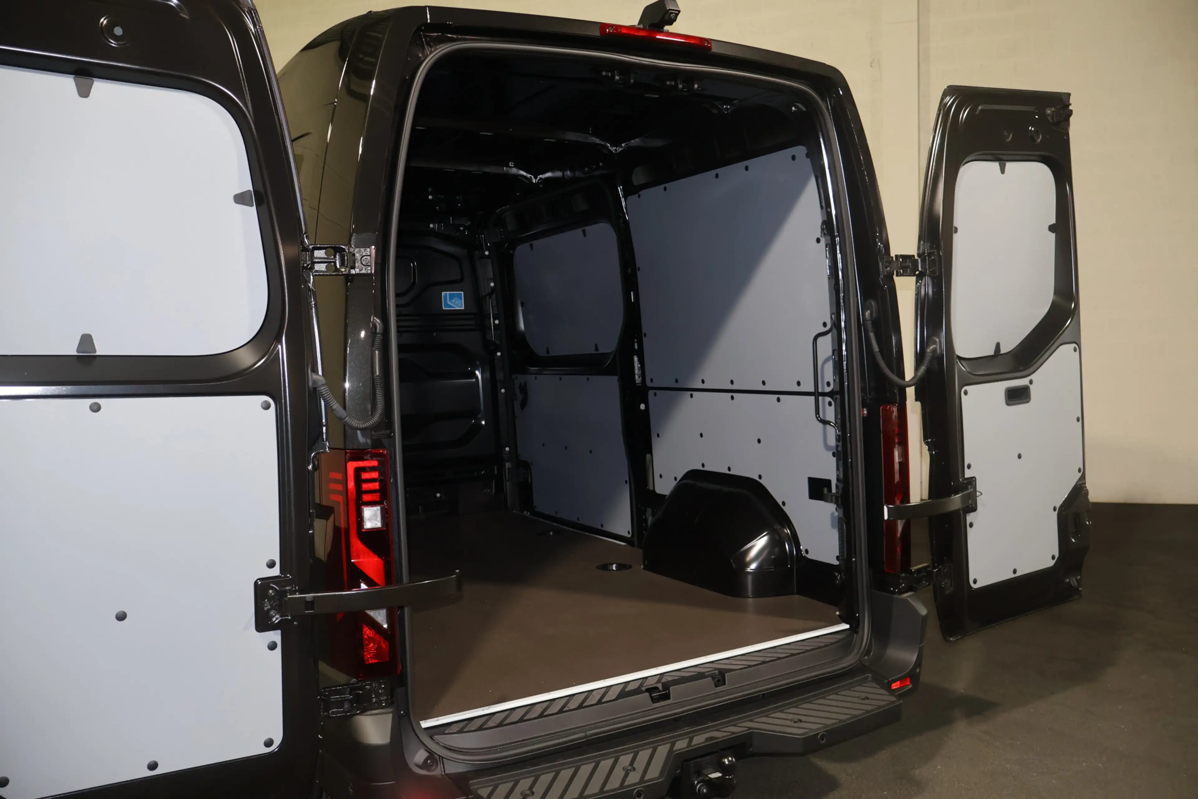 Renault Master E-Tech T35 L2H2 Extra long range 87 kWh — photo 11
