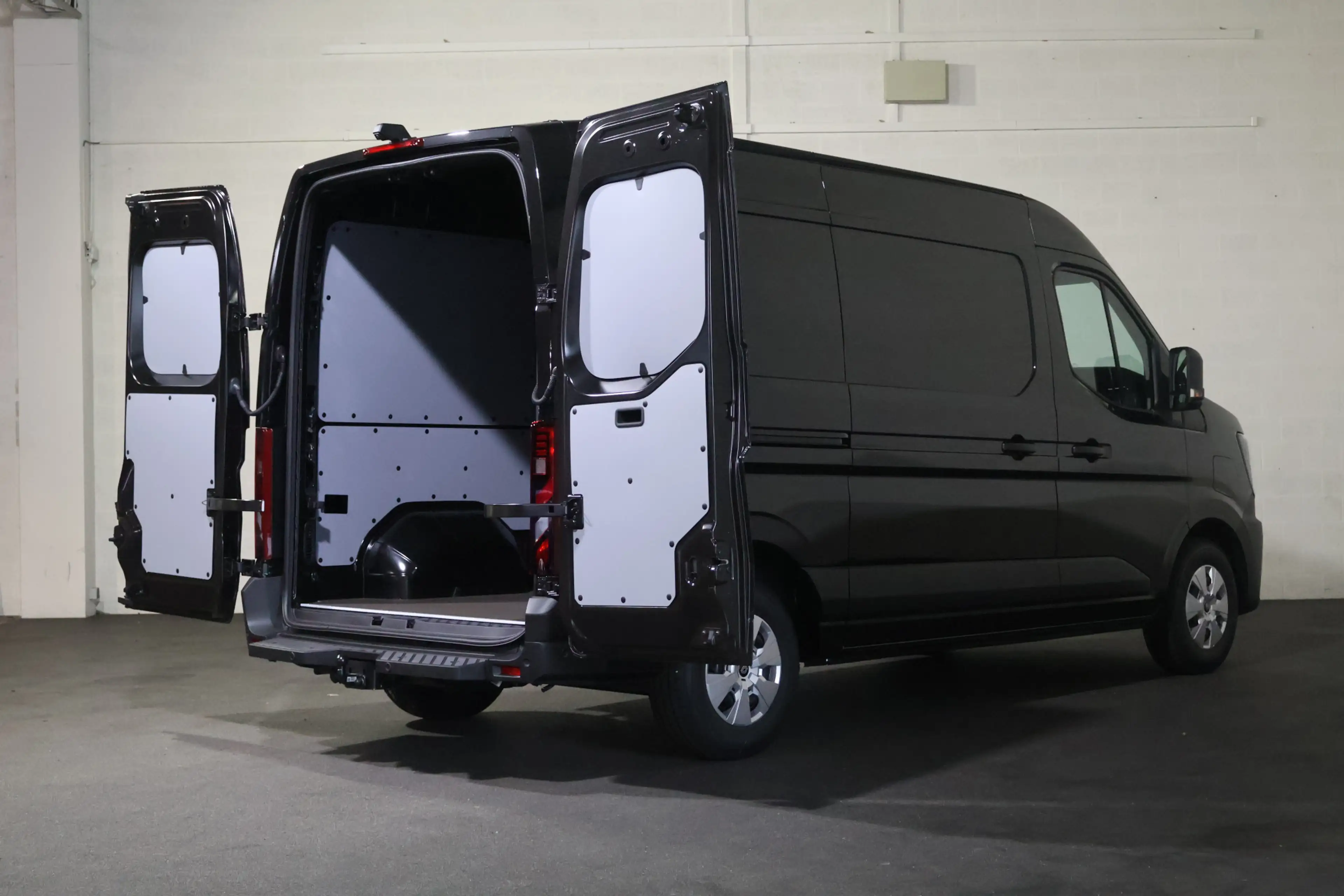 Renault Master E-Tech T35 L2H2 Extra long range 87 kWh — photo 9