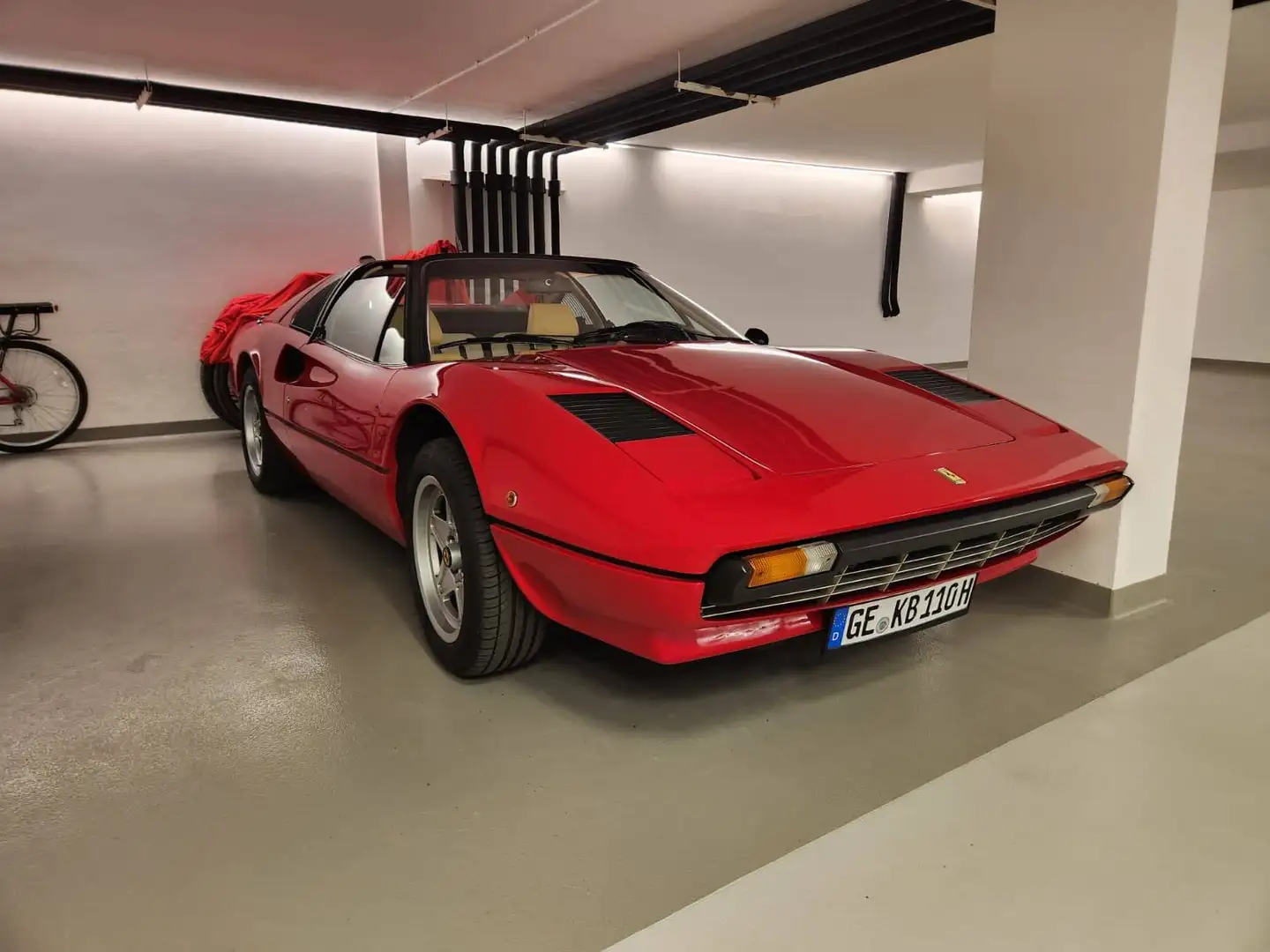 Ferrari 308 GTS Vergaser roter Teppich Magnum Rot - 1