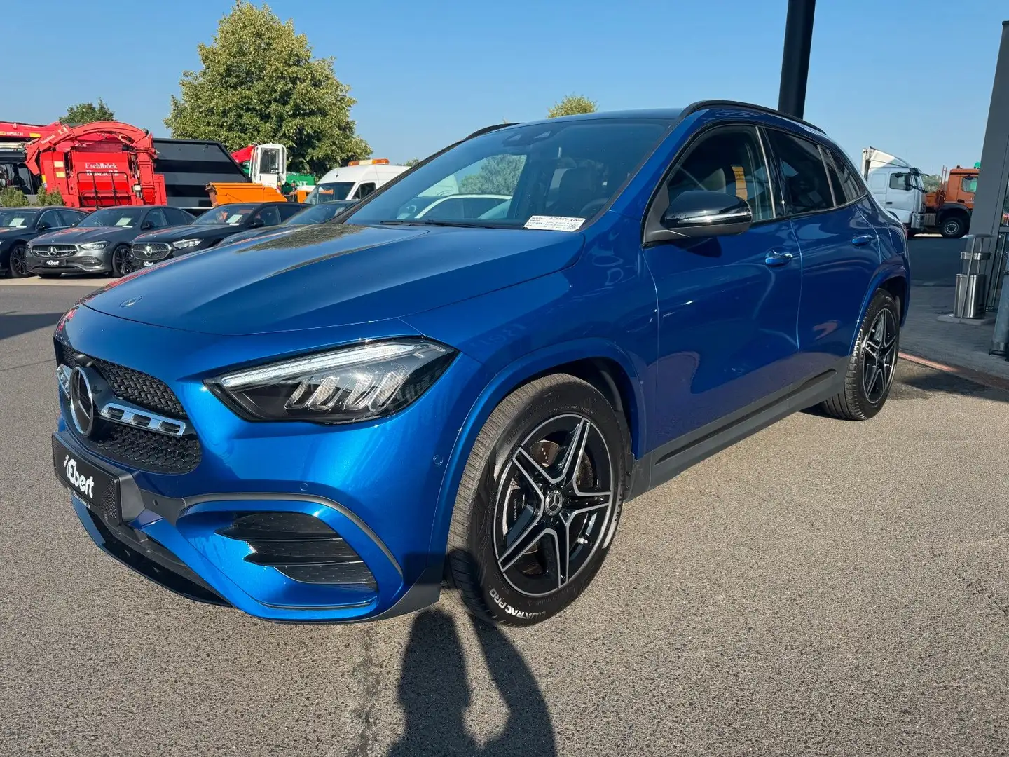 Mercedes-Benz GLA 200 AMG+PANO+DistrPlus+RFK+Night Blau - 2