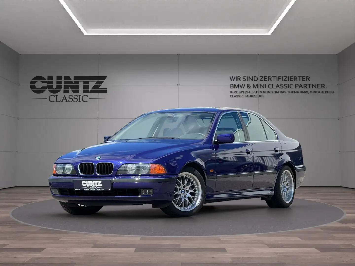 BMW 528 i MAKELLOSER TOPZUSTAND++WENIG KM++INDIVIDUAL Azul - 2