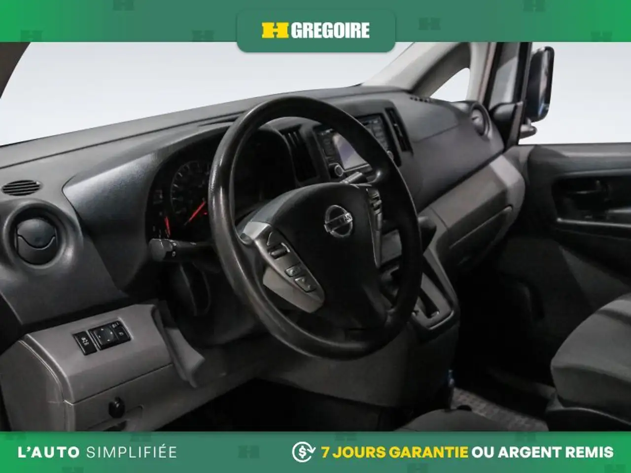 Nissan NV200 снимка Nissan NV200