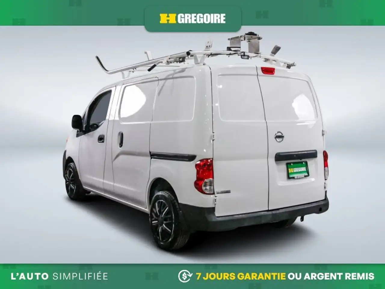 Nissan NV200 снимка Nissan NV200