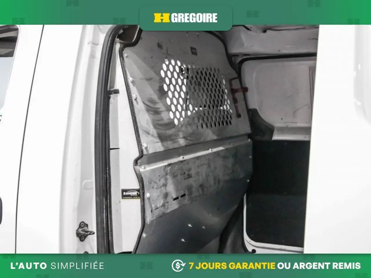 Nissan NV200 снимка Nissan NV200