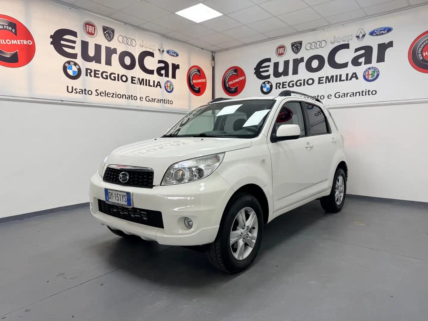 Daihatsu Terios Terios 1.5 4WD B You O/F Green Powered Weiß - 1
