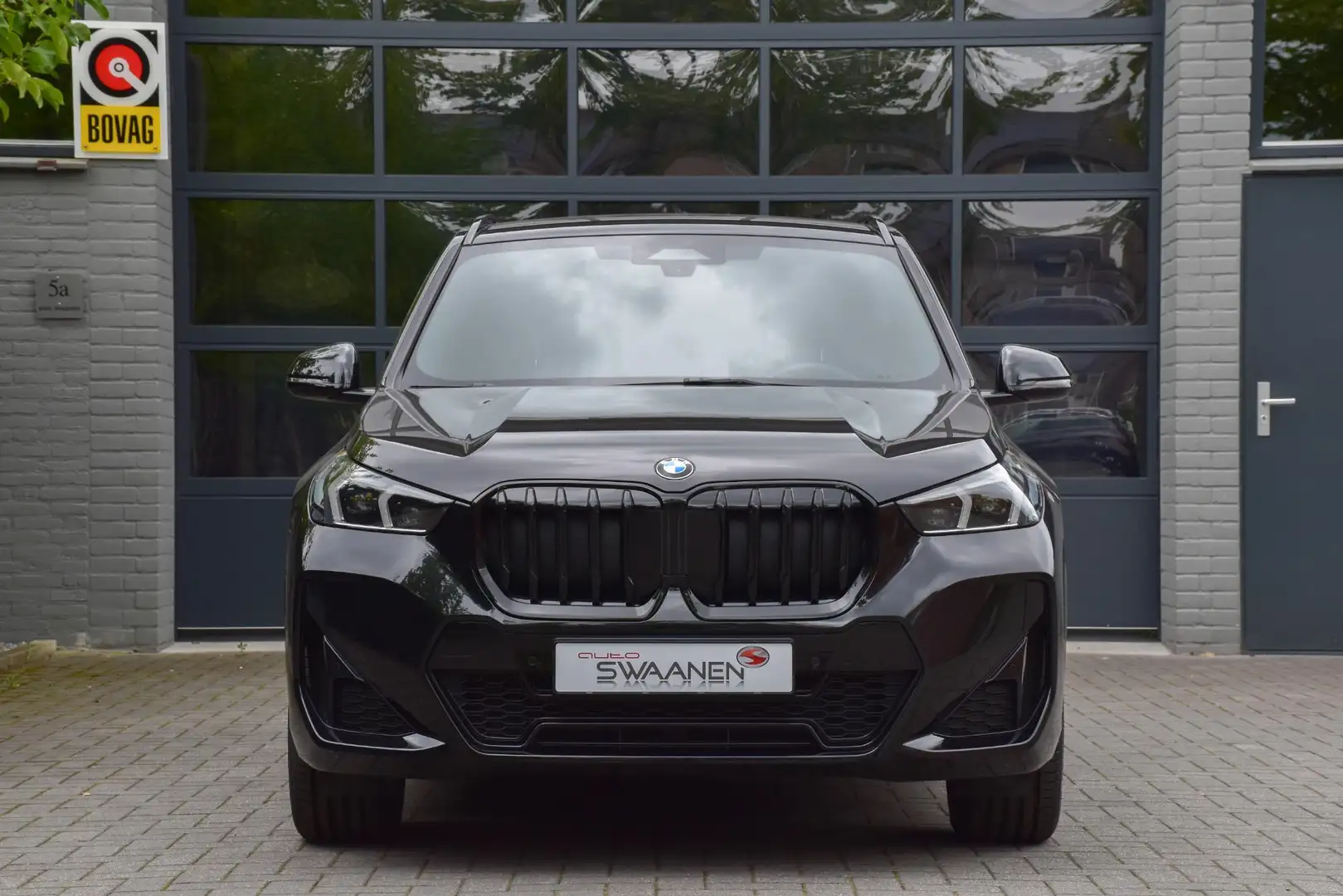 BMW X1 sDrive18i M Sport | CarPlay | Camera | Fabrieksgar Zwart - 2