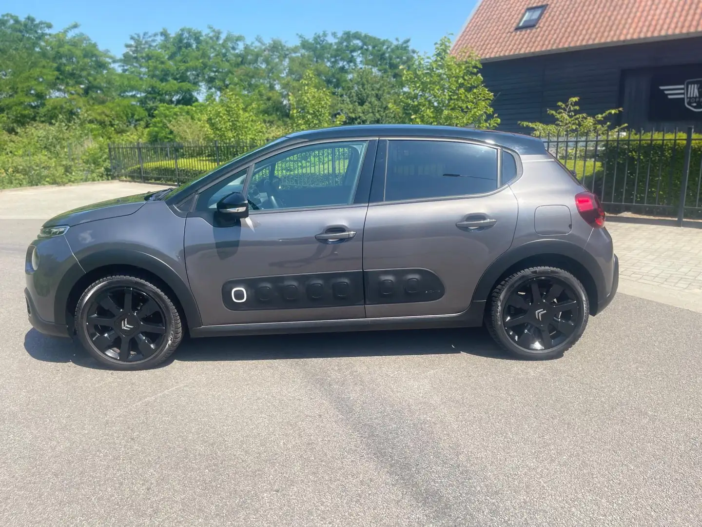 Citroen C3 1.2 PureTech Airco/Ecc Panoramadak Navigatie 17''L Grau - 2