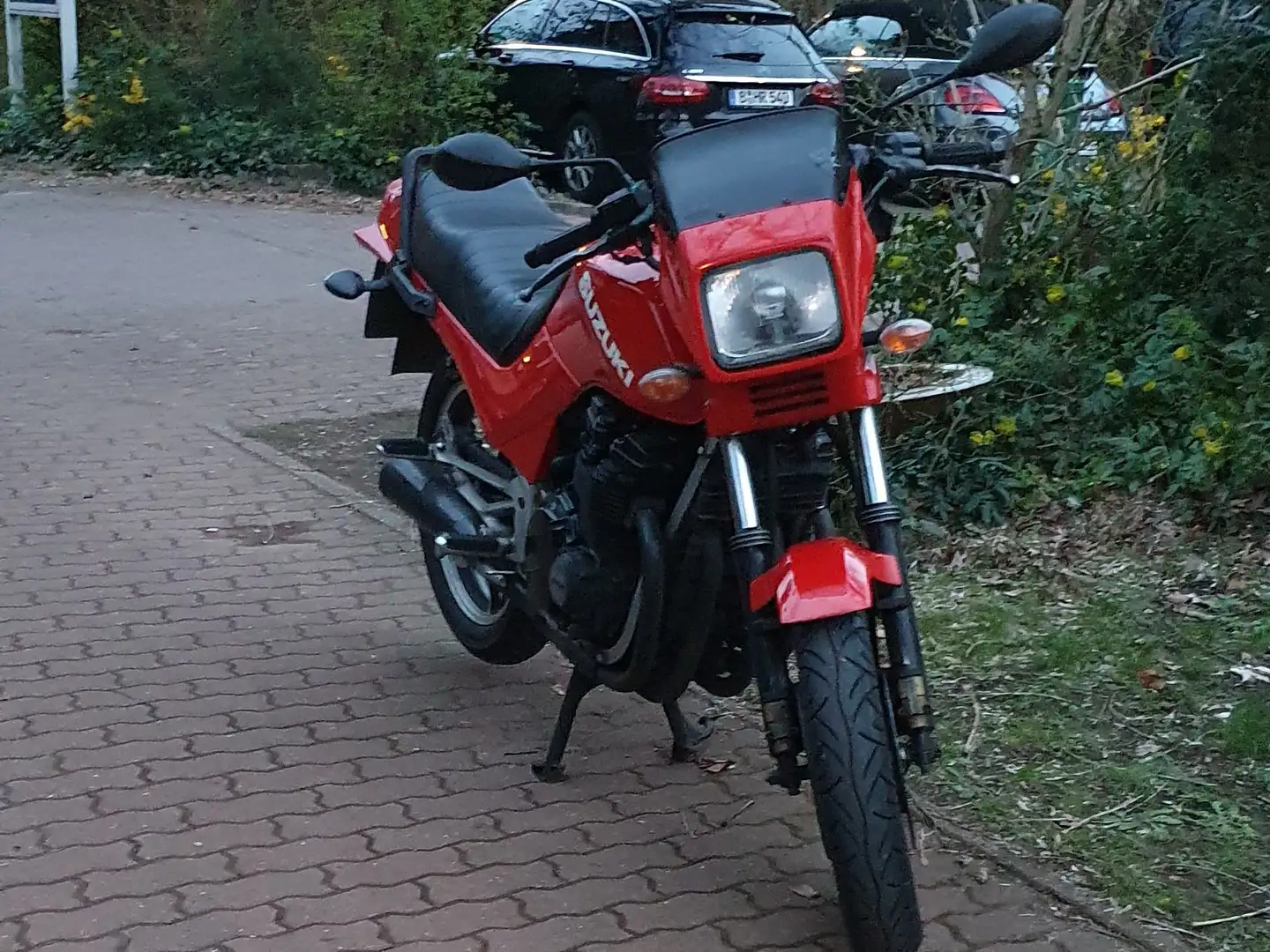 Suzuki GSX 550 Piros - 2