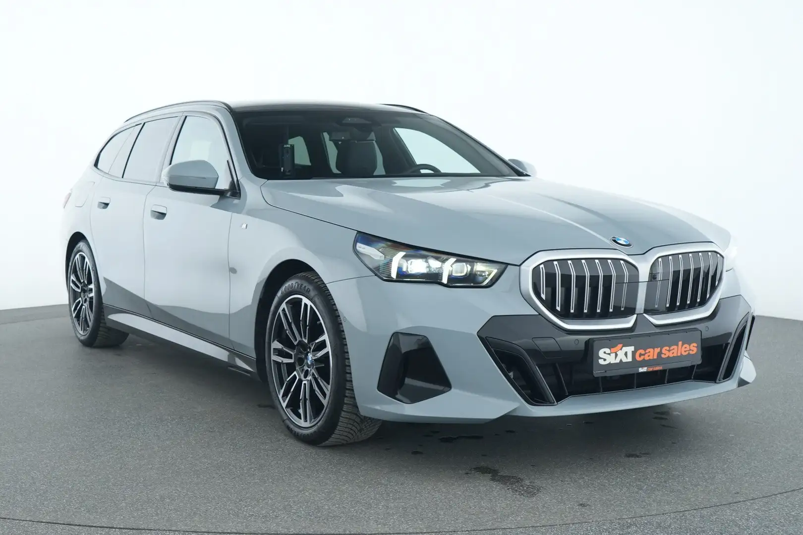BMW 520 i M Sport Lt|Pano|HUD|PAs+360h&k|4xSH|AHK Grau - 1