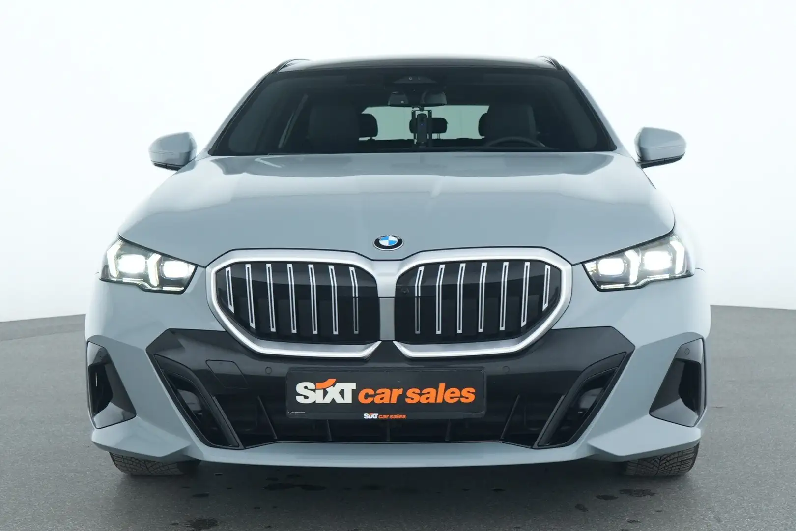 BMW 520 i M Sport Lt|Pano|HUD|PAs+360h&k|4xSH|AHK Grau - 2