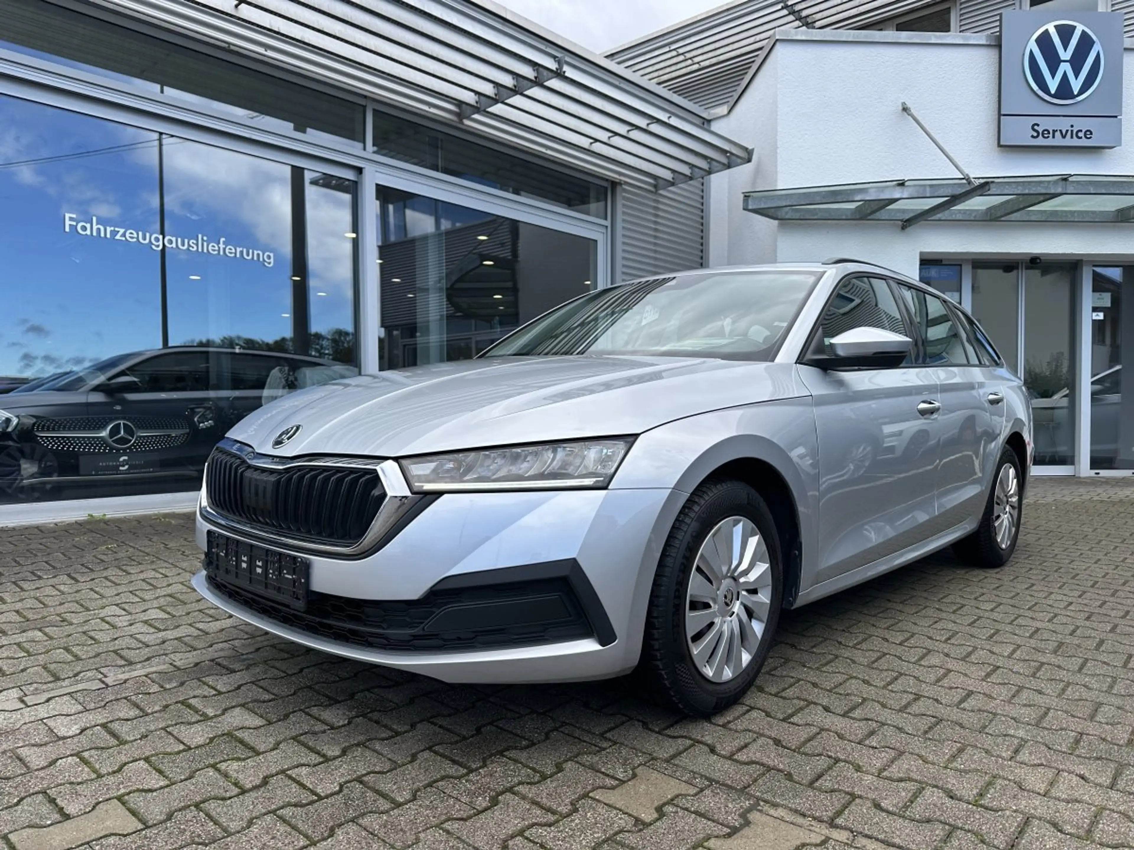 Skoda Octavia Combi 2.0TDI LED*PDC*FRONT+LANE-ASSIST