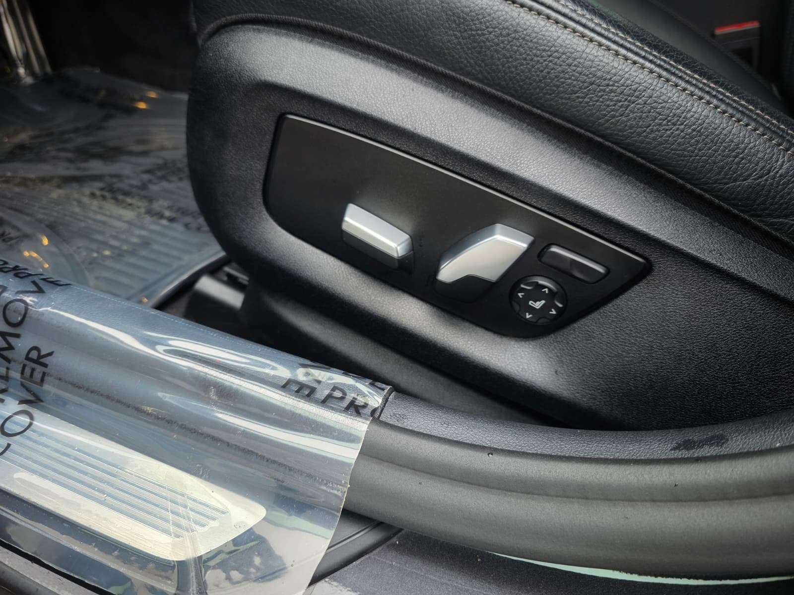 2020 BMW 5 Series Plug-In Hybrid/Premium Essential Package/M Sport P thumb 27