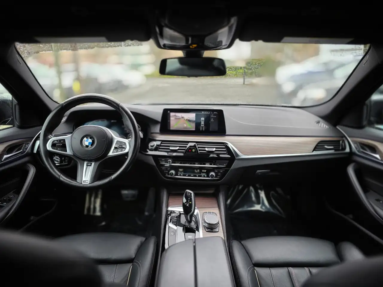 BMW 5 Series снимка BMW 5 Series