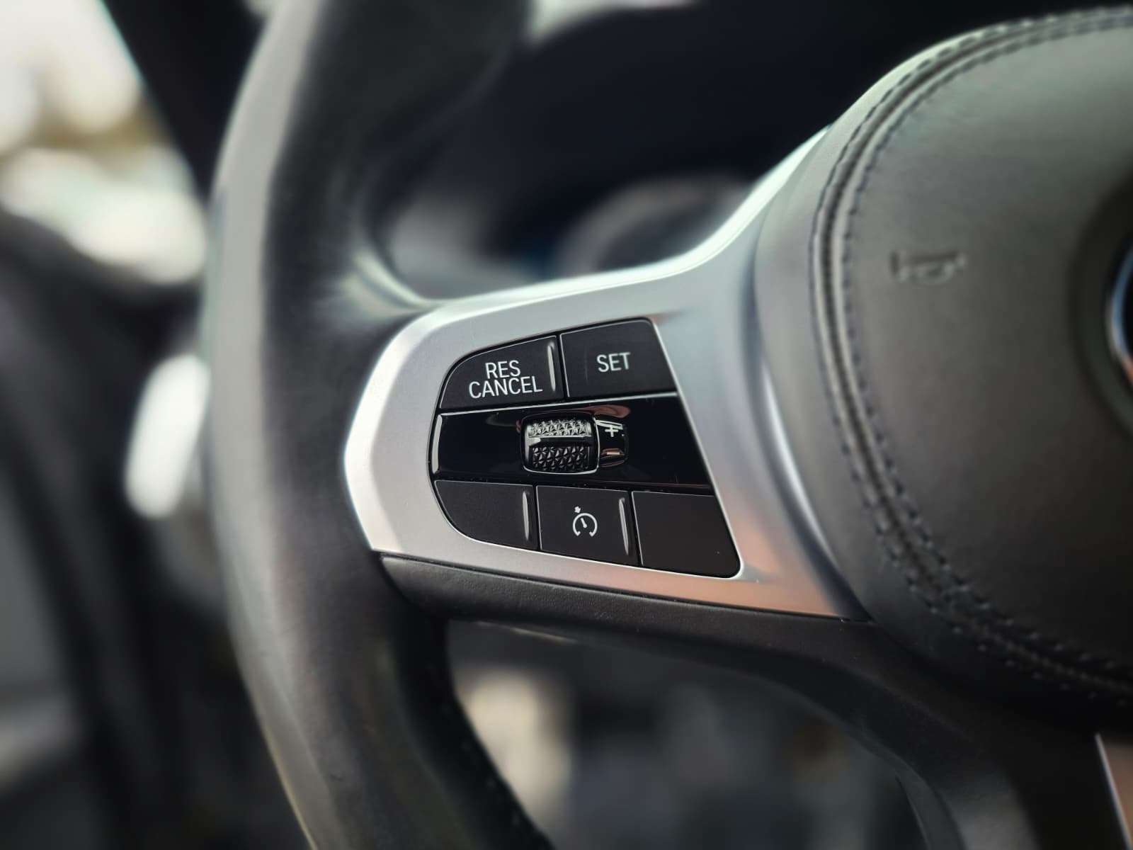 2020 BMW 5 Series Plug-In Hybrid/Premium Essential Package/M Sport P thumb 16