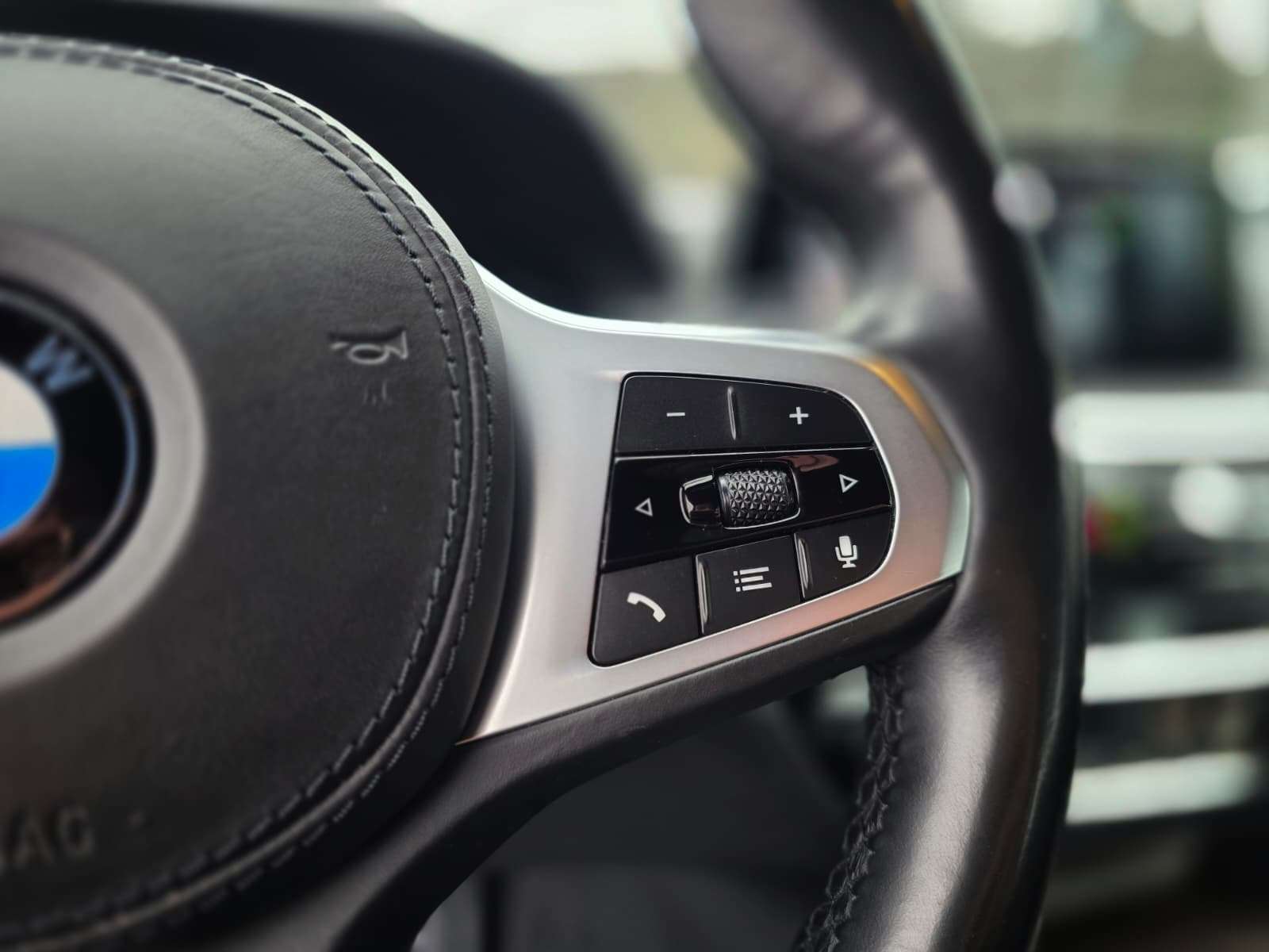 2020 BMW 5 Series Plug-In Hybrid/Premium Essential Package/M Sport P thumb 17