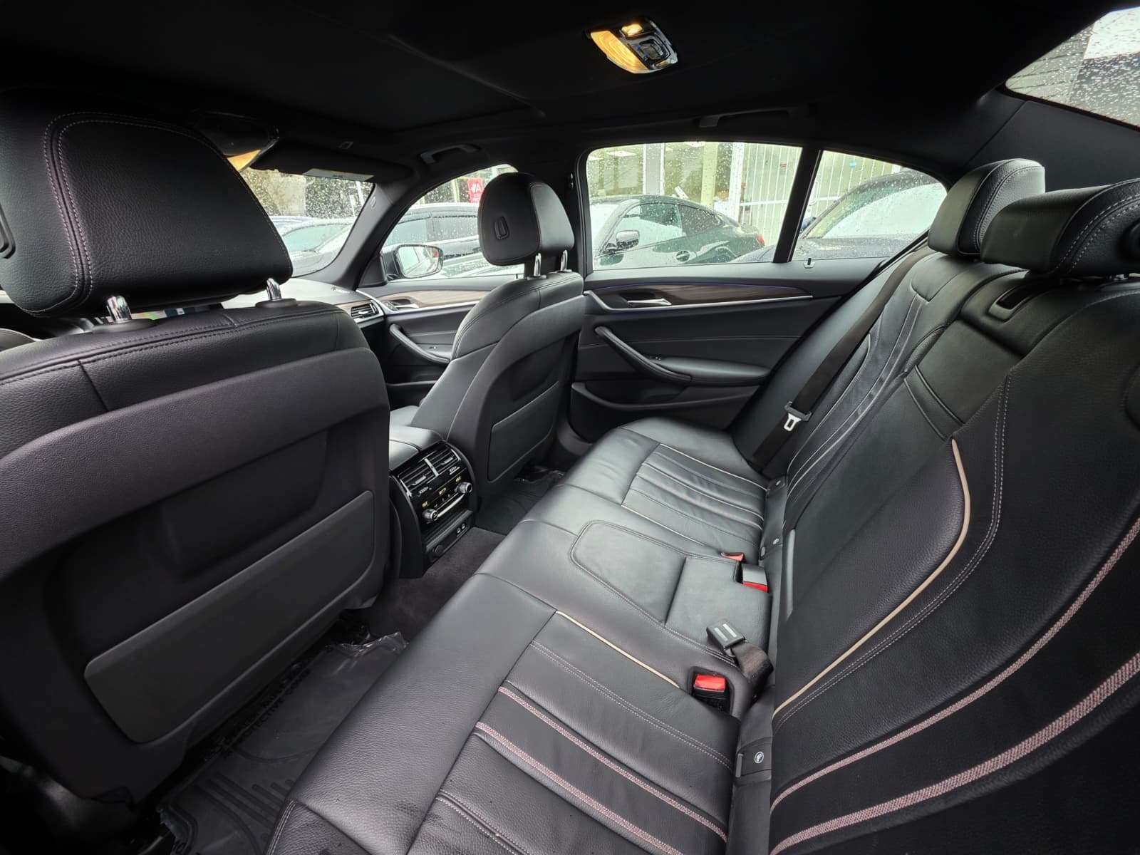 2020 BMW 5 Series Plug-In Hybrid/Premium Essential Package/M Sport P thumb 29