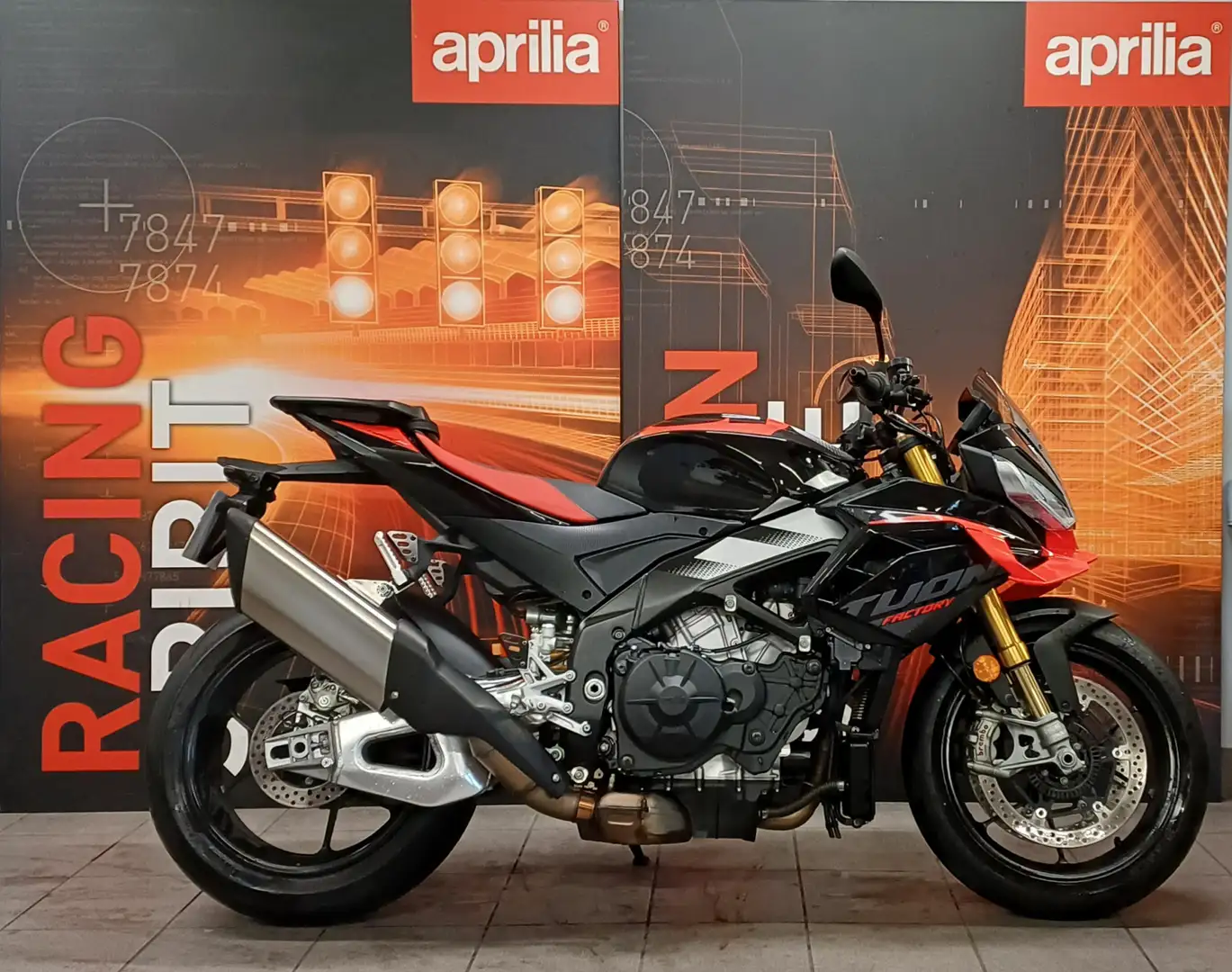 Aprilia Tuono Noir - 2
