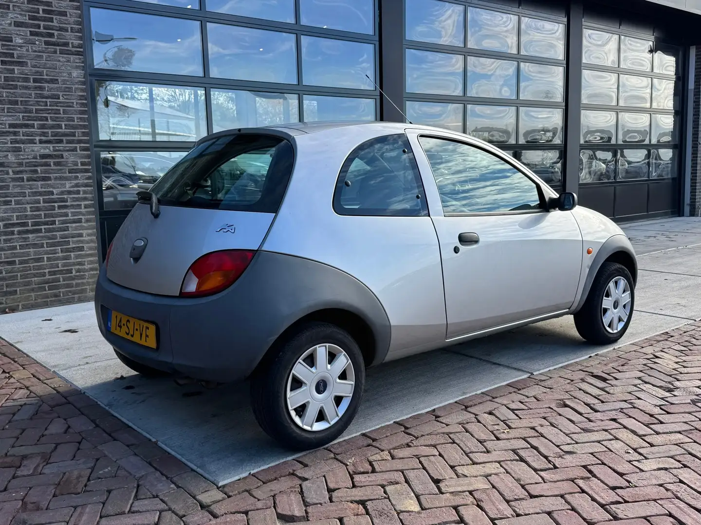 Ford Ka/Ka+ 1.3 Champion | APK 08-2026 | Gris - 2