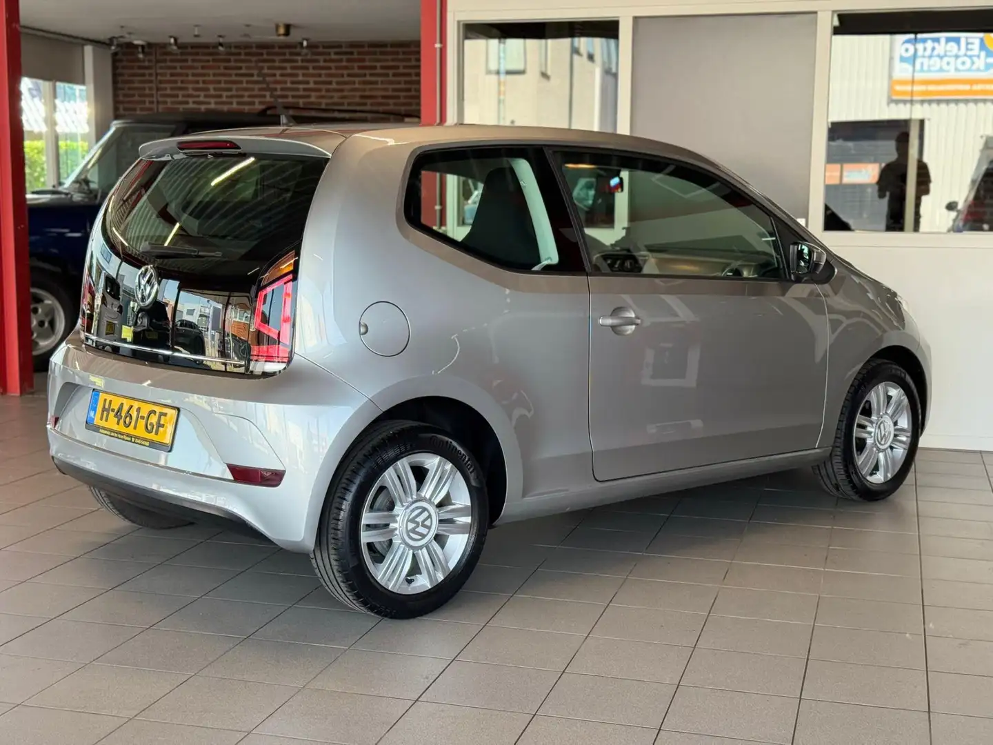 Volkswagen up! 1.0 BMT high up!*75PK*Stuurwielbediening*LMV*Telef Grijs - 2
