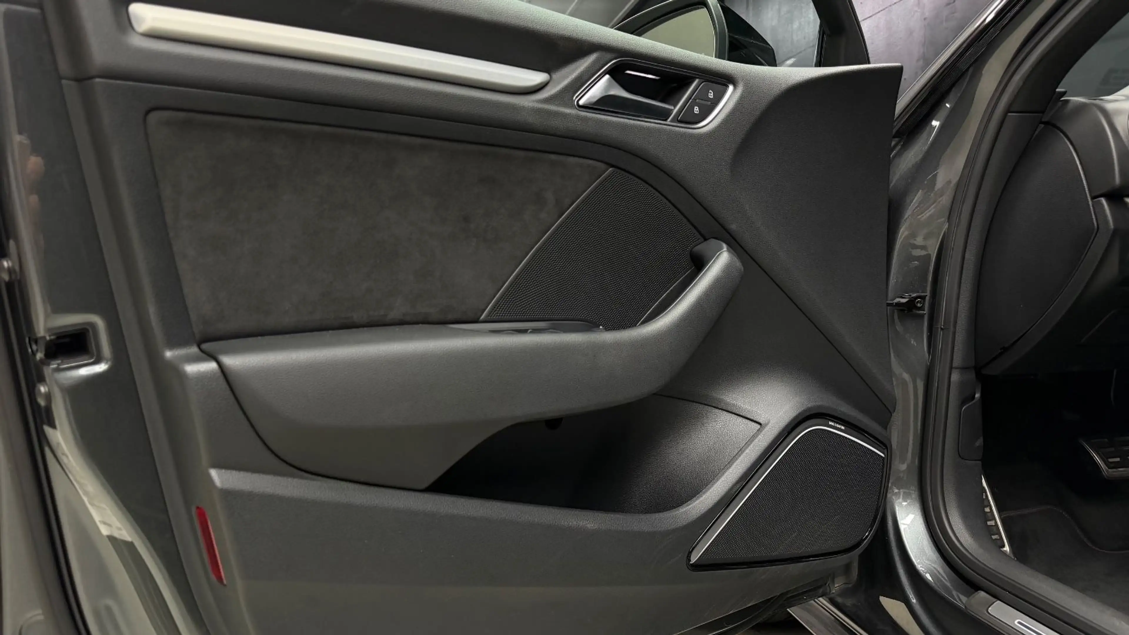Audi S3 Sportback 2.0 TFSI* Pano*Bang & Olufsen*Exclu — photo 18