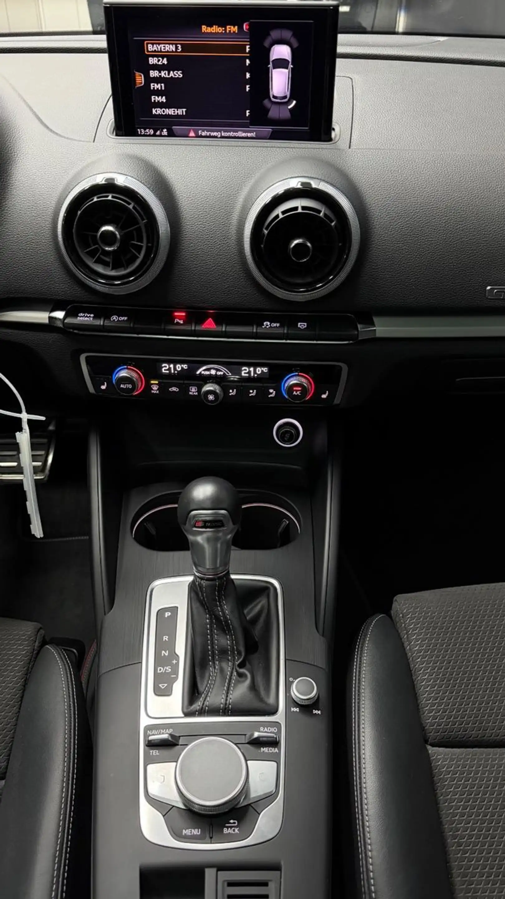 Audi S3 Sportback 2.0 TFSI* Pano*Bang & Olufsen*Exclu — photo 22