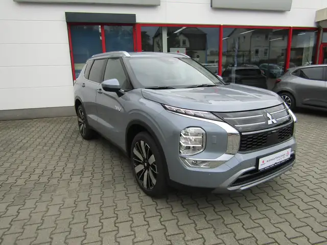 Mitsubishi Outlander 2.4 4WD Plug-In Hybrid  Intro Edition 360° Navi