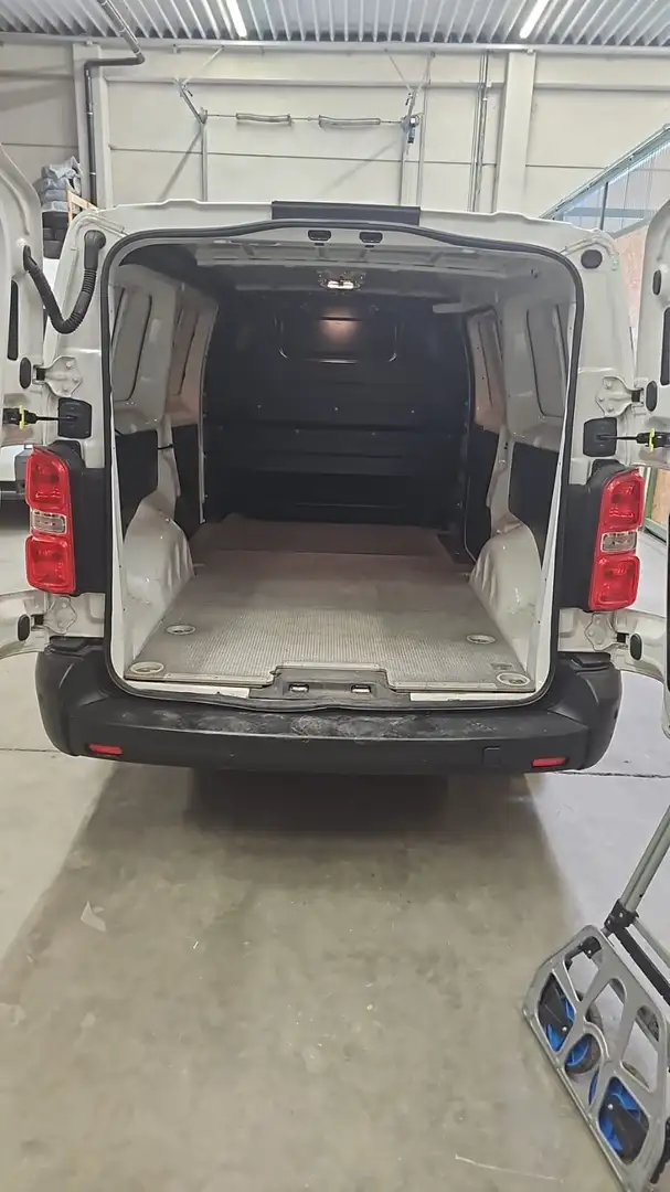 Opel Vivaro Weiß - 2