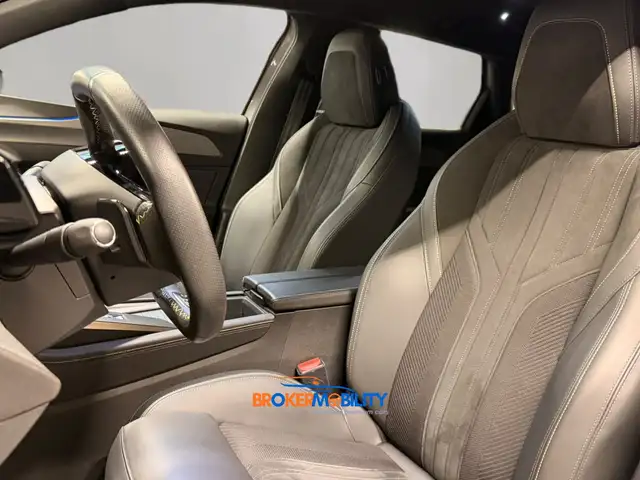 Peugeot 308 view 7