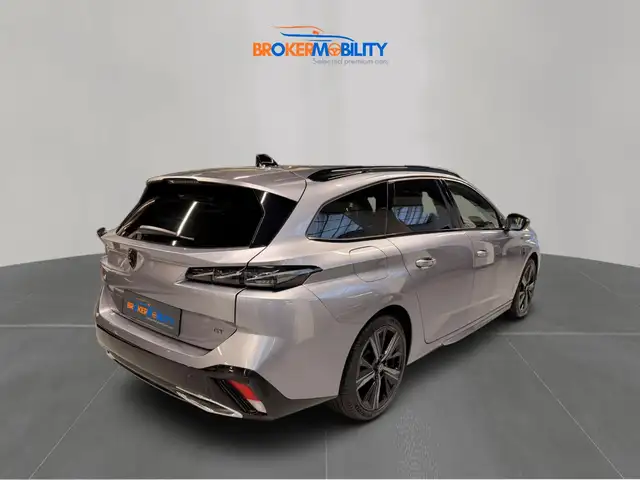 Peugeot 308 view 6